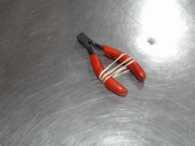 Cutter de precision rouge