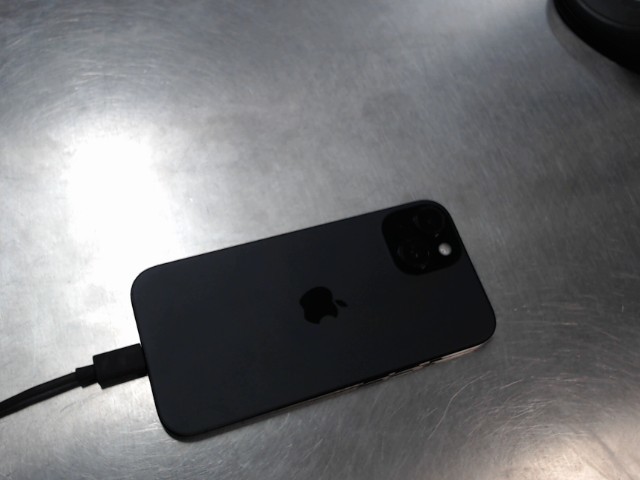 Iphone 15 128gb avec case