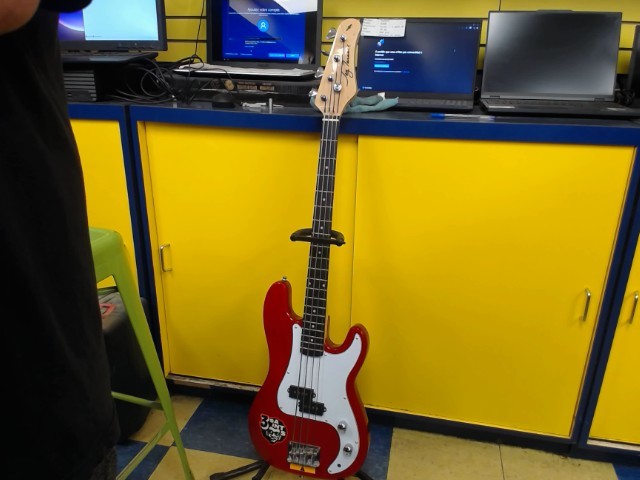 Bass rouge jay turser 1/2 size