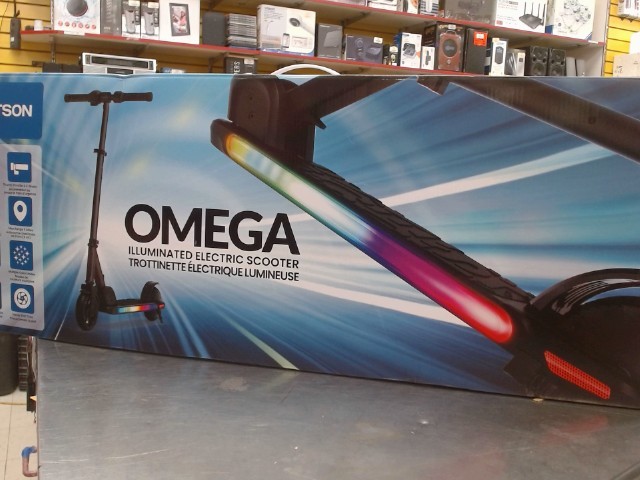 Trottinette neuve dans boite