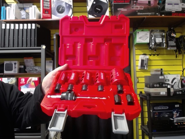 Kit the holesaw rouge