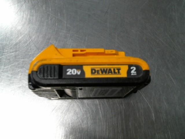 Batterie dewalt 2ah  dan. c.