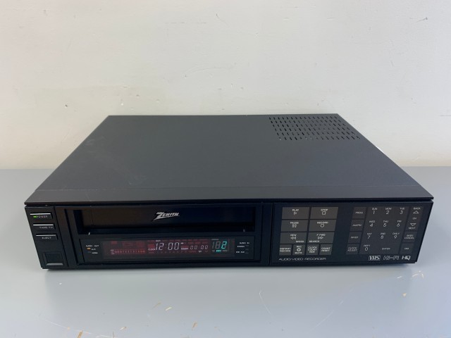 Video cassette dans boite