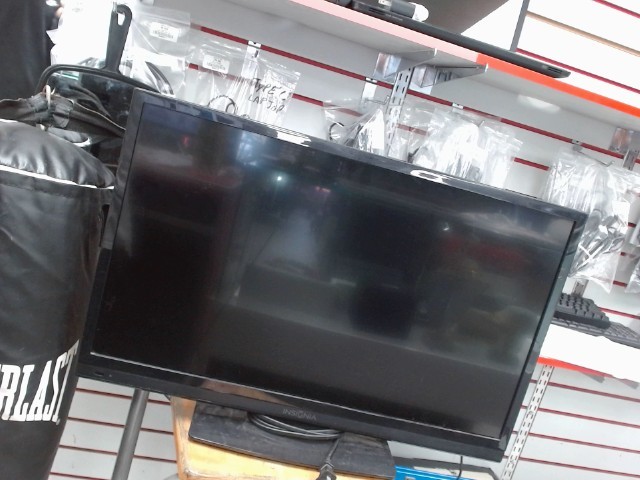 Tv avec manettes insigna