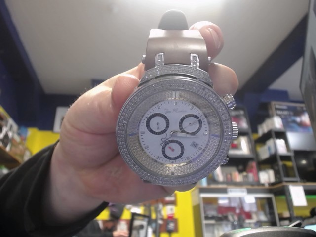 Montre a diamand en tres bon tat