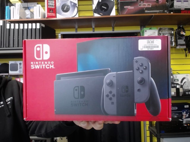 Console +accessoires dans boite