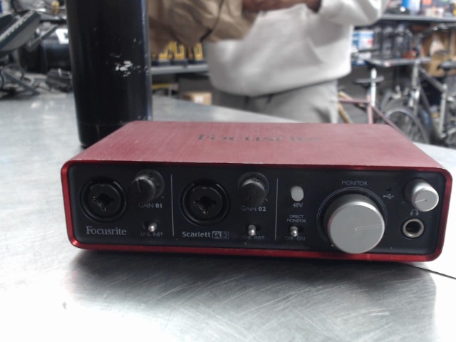 Focusrite scarlett 2i2