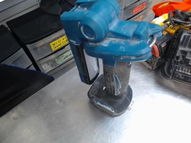 Lumiere 18v makita no batt