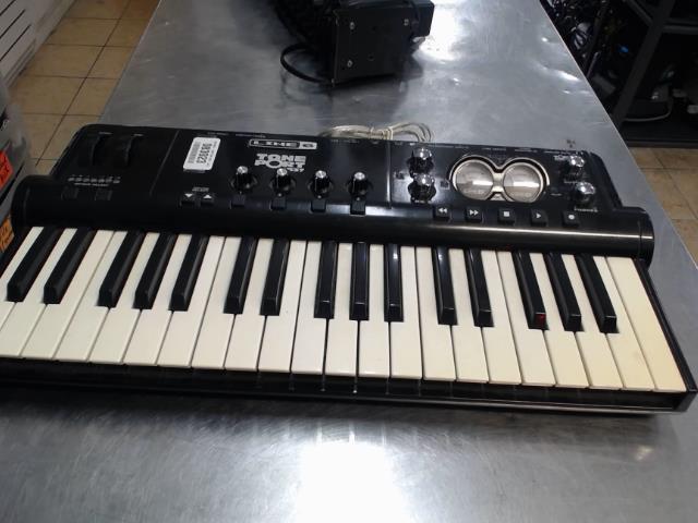 Clavier line 6 + fil