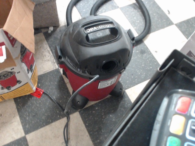 Shop vac bonne condition rouge