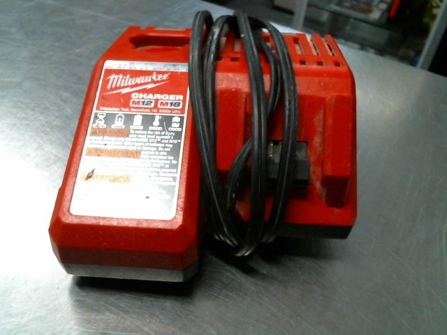 Chargeur a batterie milwaukee 12v/18v