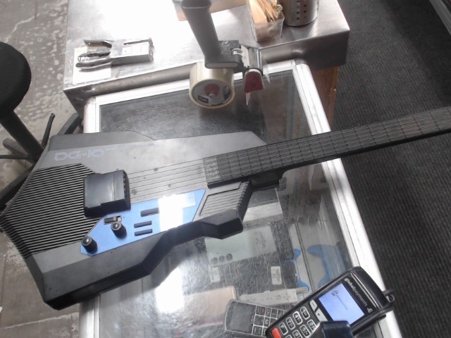 Guitare electronique(no power pour piece