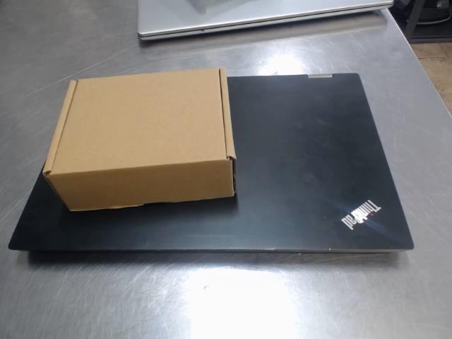 I5/8gb ram/ 256ssd + touch screen + chrg