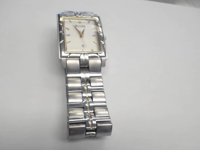 Montre bulova homme stainlesssteel