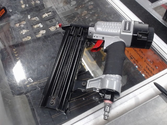 Cloueuse de finition 18gage a air