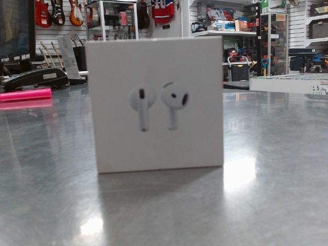 Apple airpods gen 4 no wire (sell)