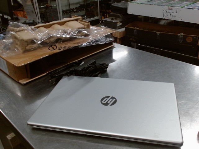 Hp ryzen 5-7520u 16gb 1121pw 500gbssd