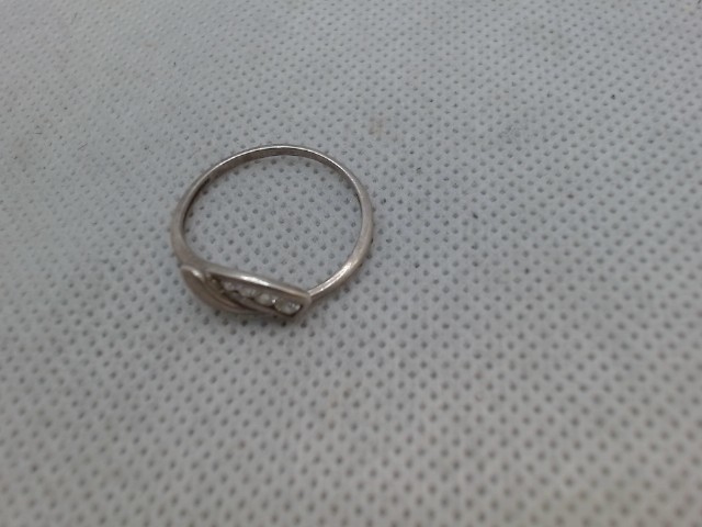 Bague en argent avec pierre