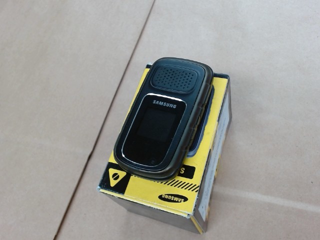 Cell flip phone+chargeur+boite