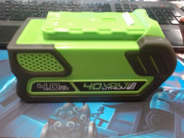 Like new 40vmax 4.0ah greenworks battery