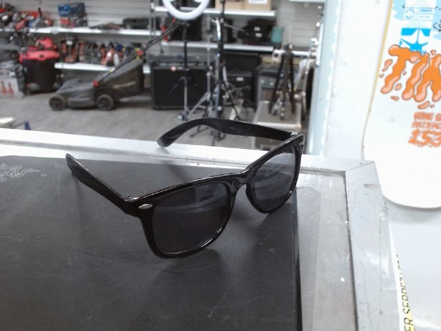 Lunette soleil enfant