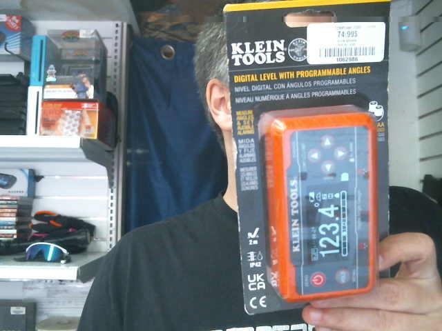 Niveau numerique a angles programmables