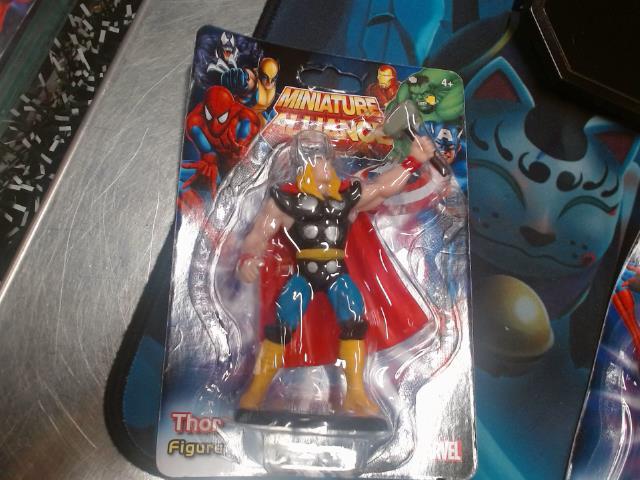 Figurine thor marvel
