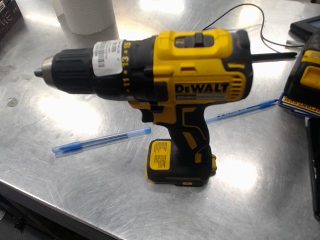 Drill dewalt tout seul