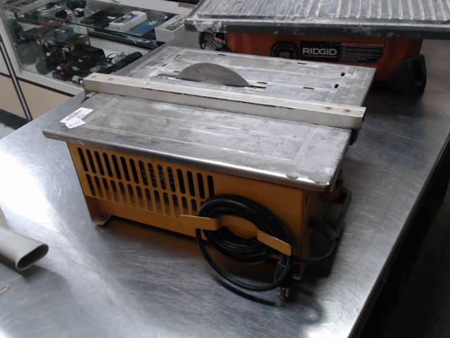 Coupe tuile table saw