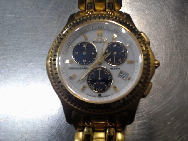 Montre or citizen eco drive