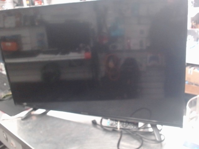 Tv 40 et manette universel