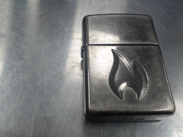 Old zippo argent flame