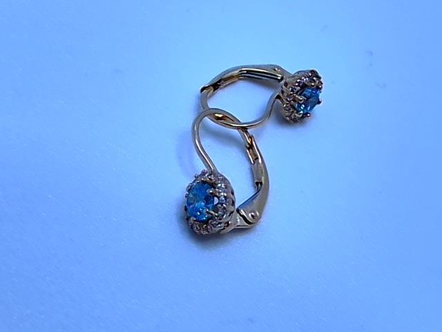 BOUCLES D OREILLES EN OR 10KT