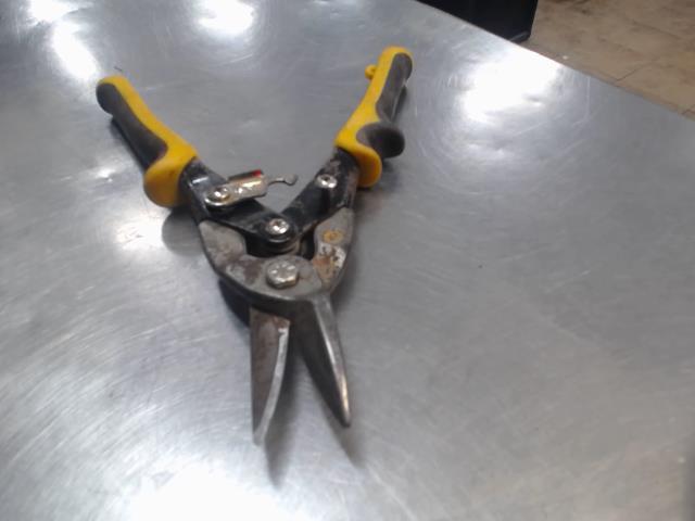 Paire cutter metal