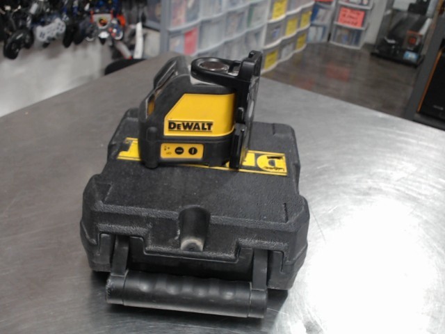 Laser dewalt+acc dans case