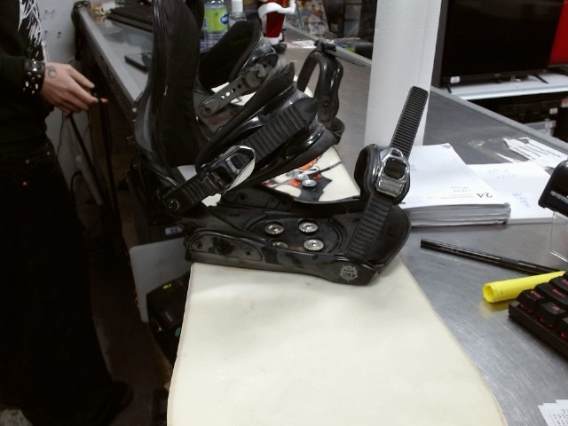 Snowboard junior 115cm+fix lamar