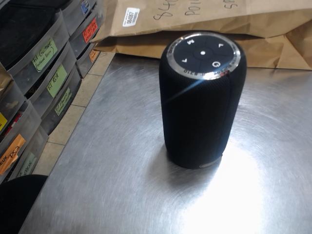 Speaker monster noir