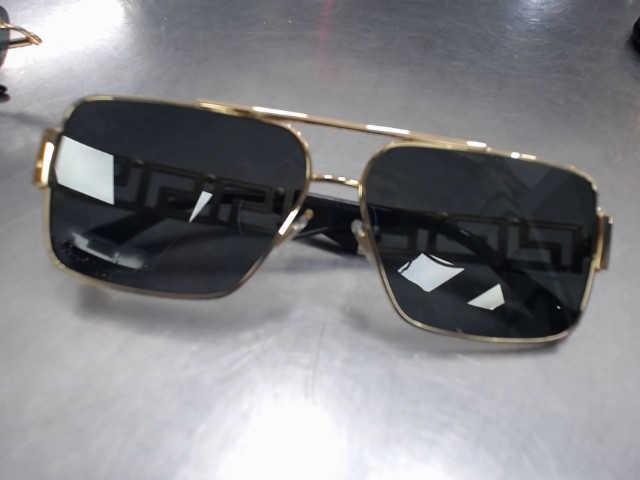 Lunette de soleil versace