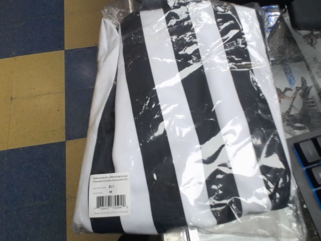 Chandail darbitre taille m new in sac