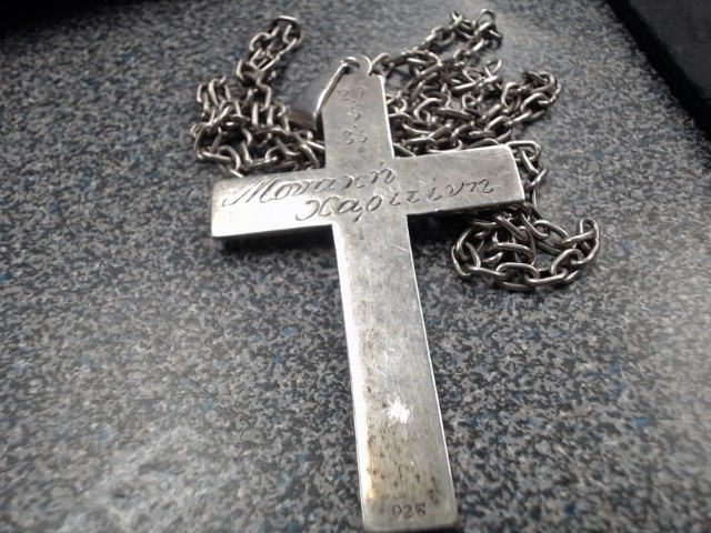 Gros chaine avec cross en argent