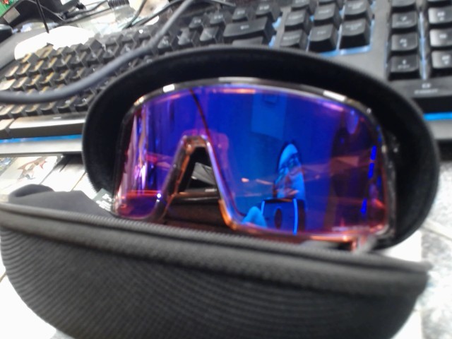 Lunette oakley avec case
