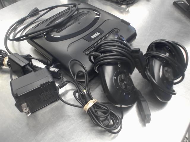 Console sega genesis + 2 man