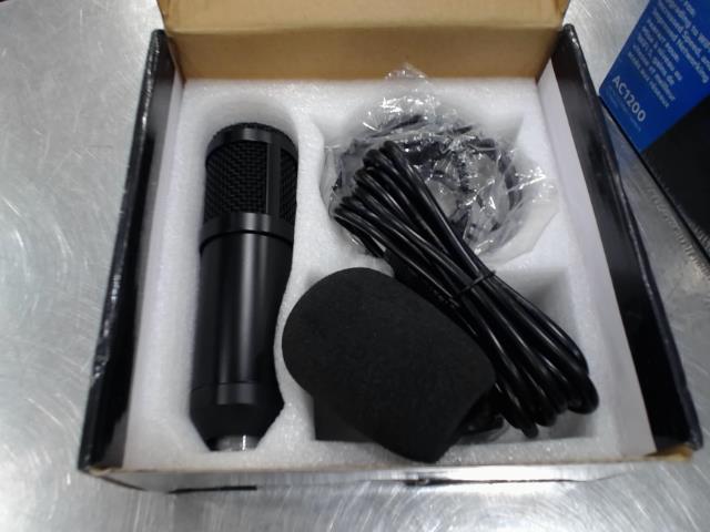 Behringer mic clone