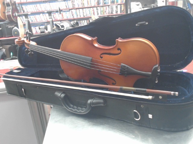 Violon 4/4 dans le case