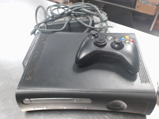 Xbox 360 noire used avec manettes