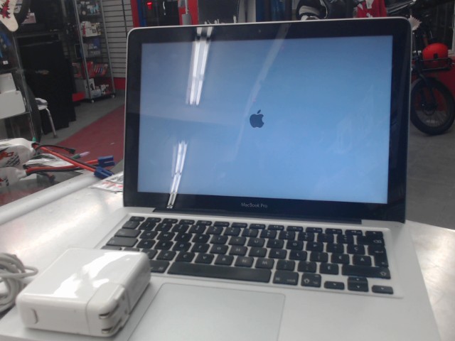 Mac book pro 2013 4gb ram 512gb mem
