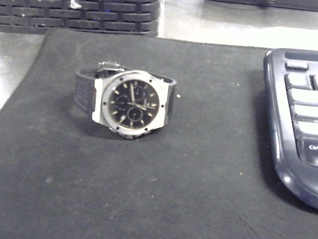 Montre homme gris et noir