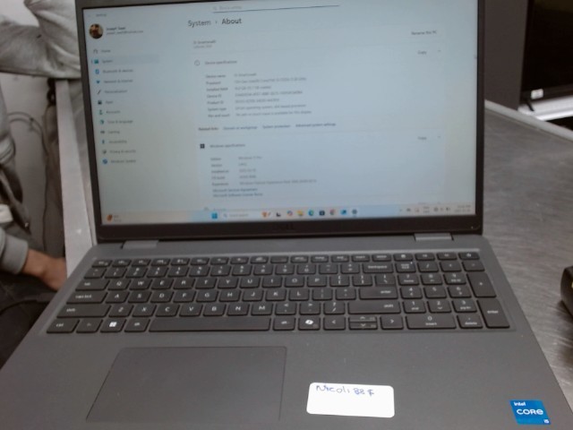 Laptop i5 13th 16gb 256ssd+chargeur