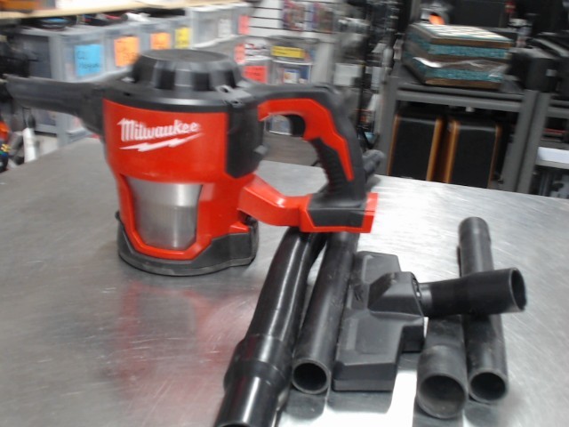 Aspirateur 18v portatif no batt/chrg+acc