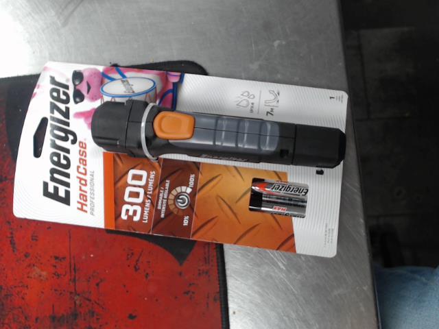 Lampe 300 lumens hard case pro